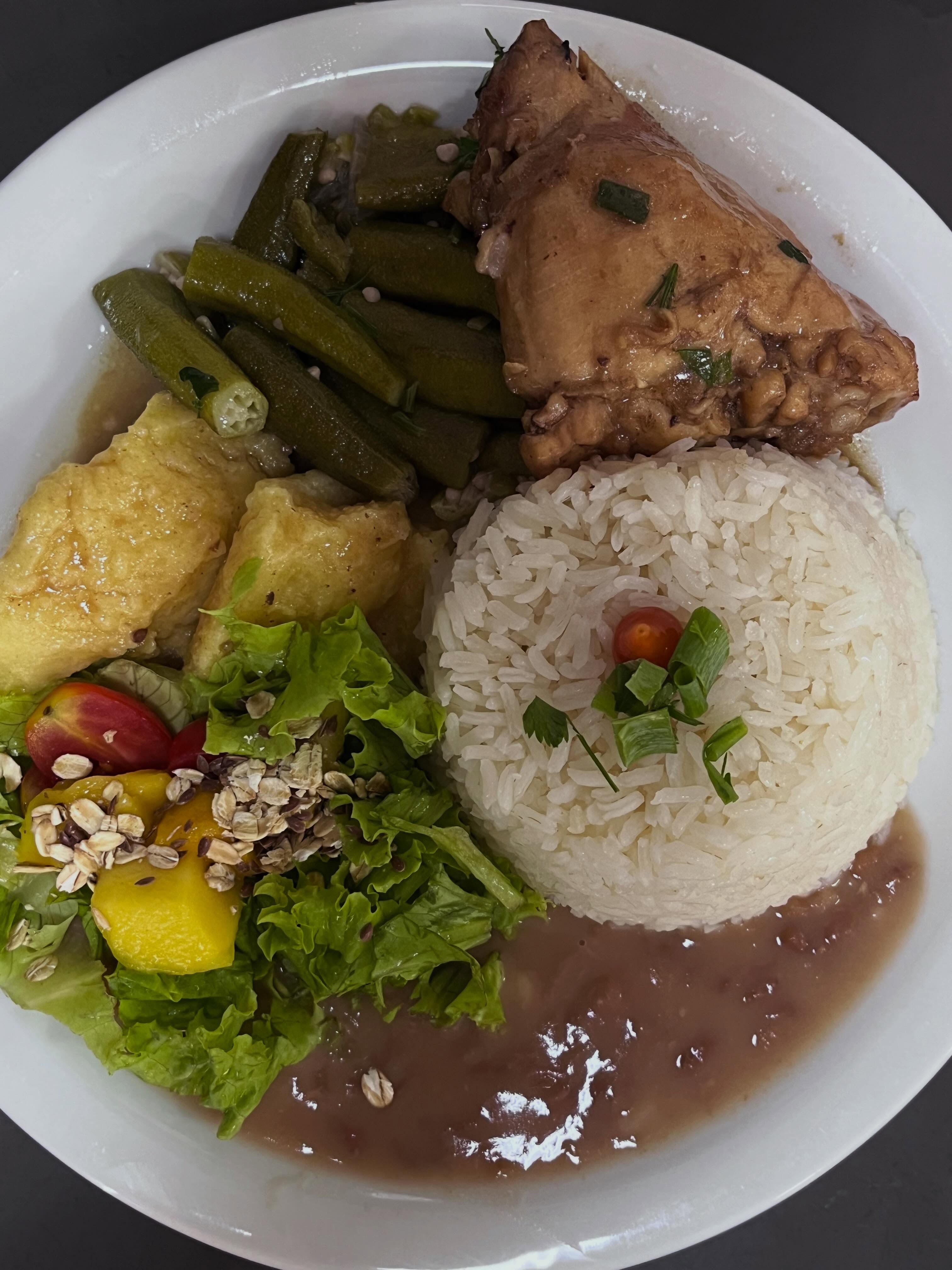 PF Frango Quiabo E Angú